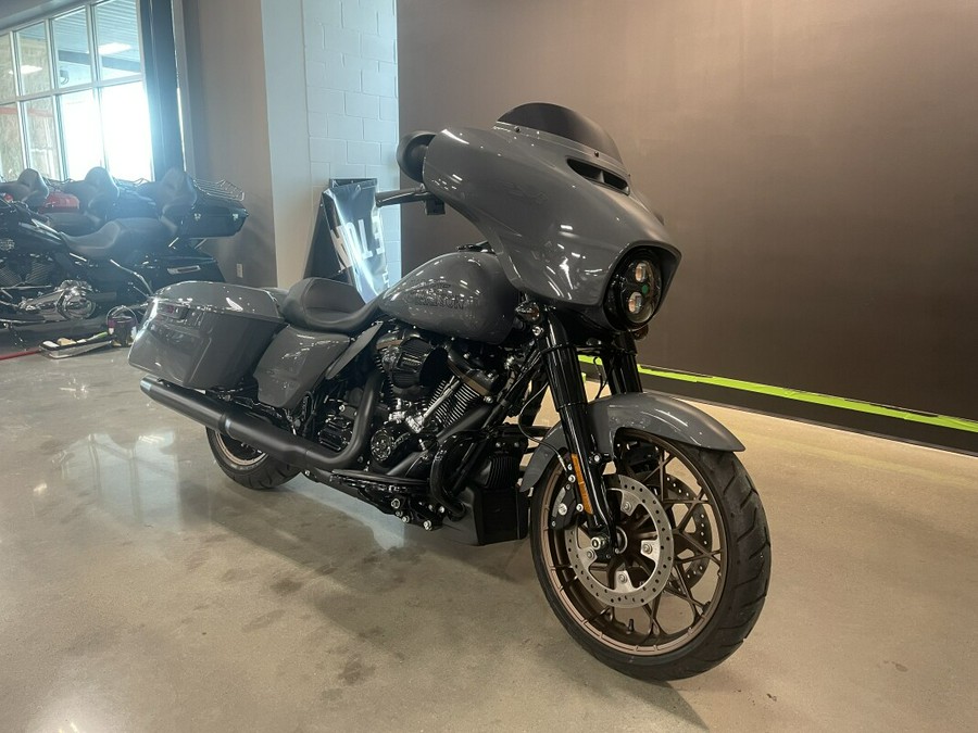 2022 Harley-Davidson® Street Glide® ST Gunship Gray