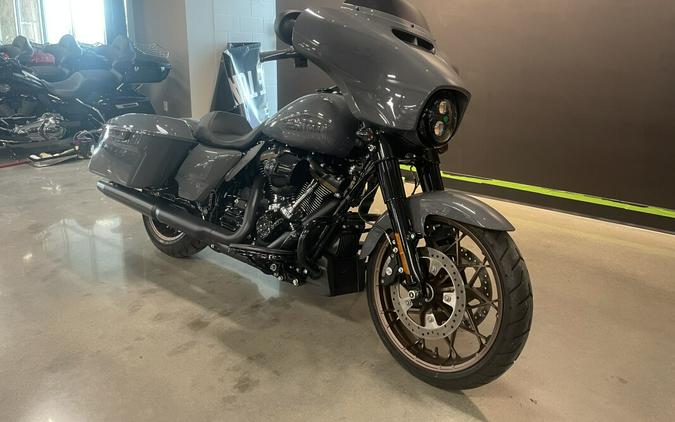 2022 Harley-Davidson® Street Glide® ST Gunship Gray