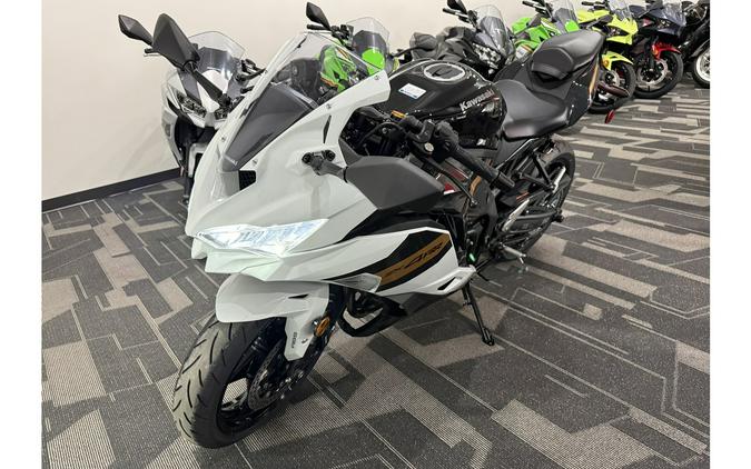 激安ショップページ 2024 Kawasaki ZX400PRFNL NINJA ZX-4RABS - 399cc Options and Equipment