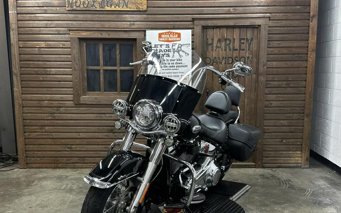 2021 Harley-Davidson Heritage Classic 107 BLACK W/PINSTRIPE