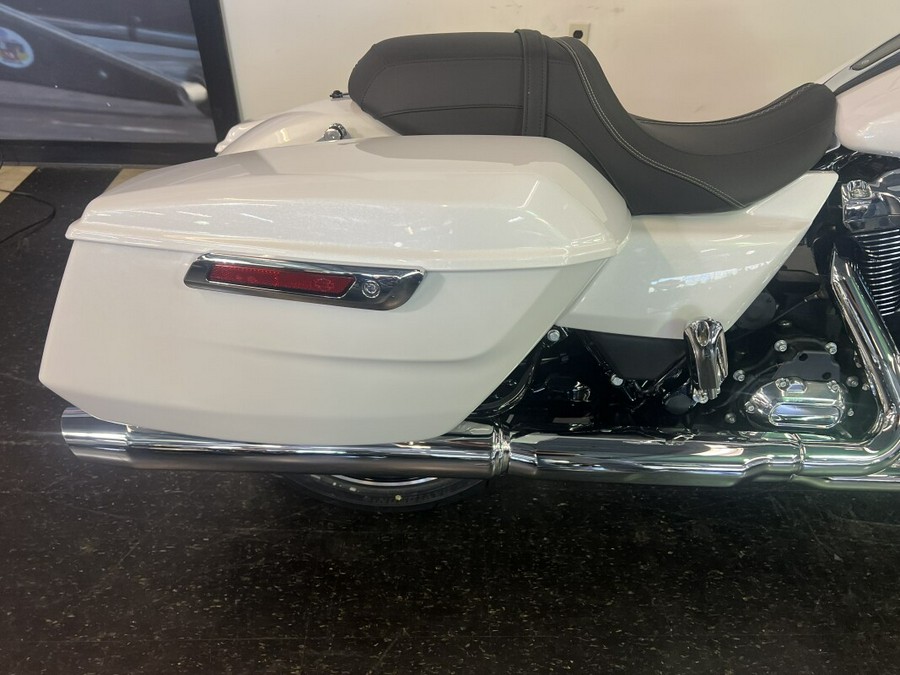 2024 Harley-Davidson Road Glide® White Onyx Pearl FLTRX