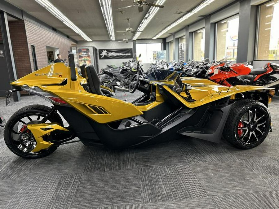 2024 Polaris Slingshot® Slingshot® R AutoDrive Gold Rush