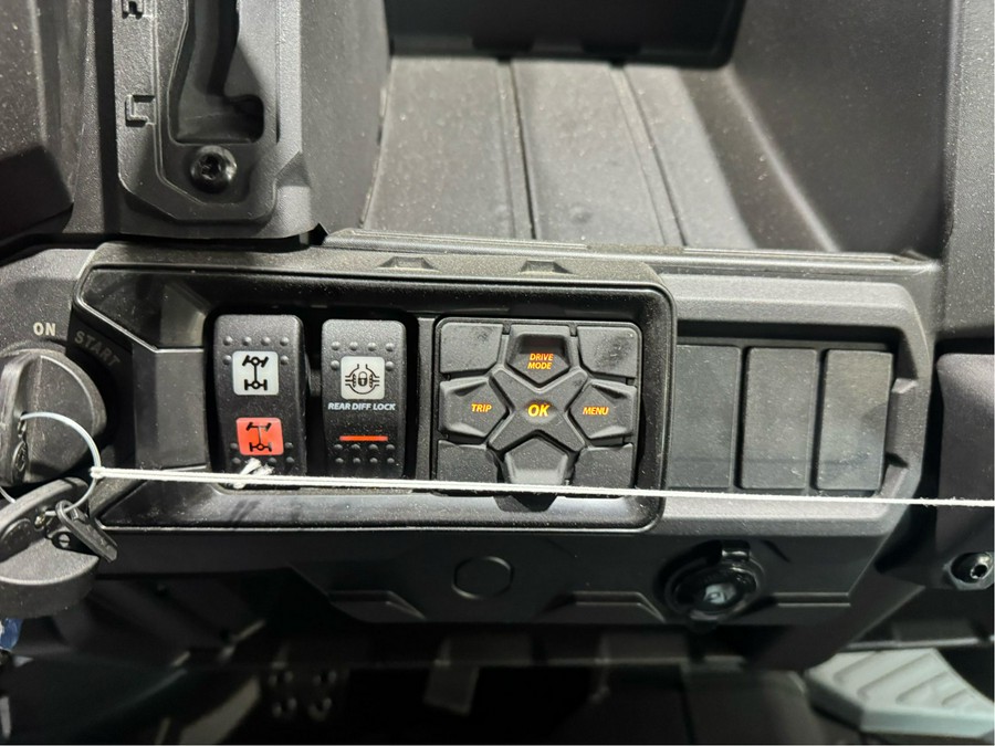 2025 Can-Am Defender MAX XT HD9