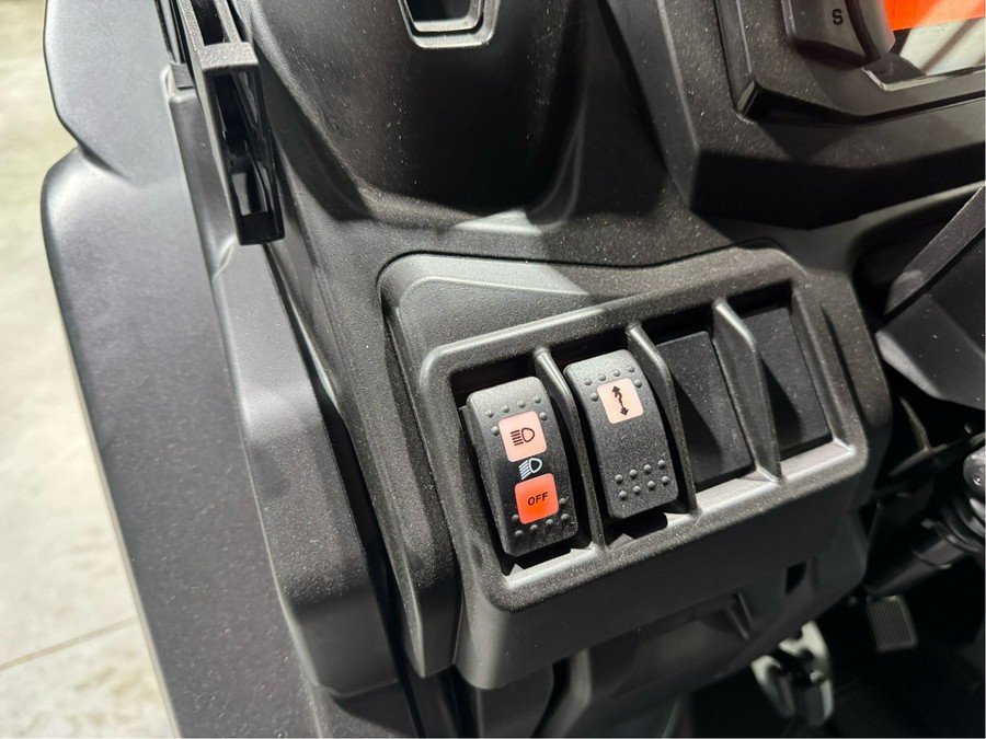 2025 Can-Am Defender MAX XT HD9