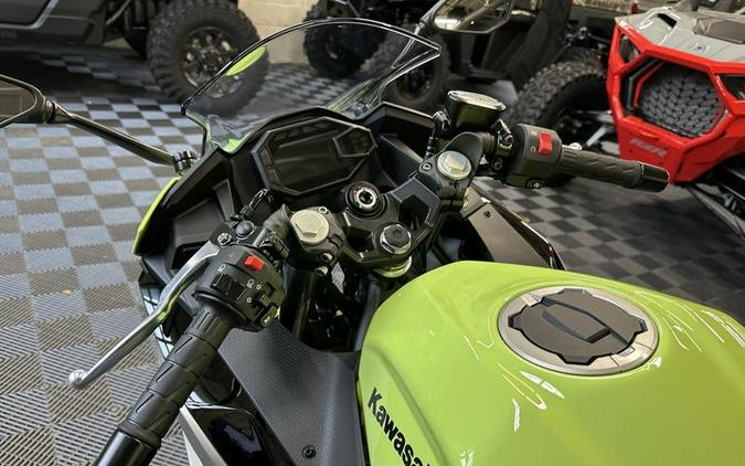 2026 Kawasaki Ninja® 500 ABS Metallic Yellowish Green/Ebony