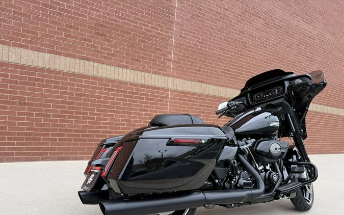2026 Harley-Davidson® Street Glide® Vivid Black Black Trim