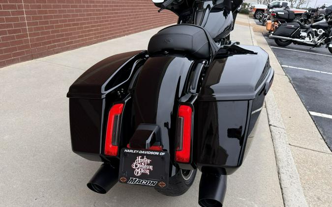 2026 Harley-Davidson® Street Glide® Vivid Black Black Trim