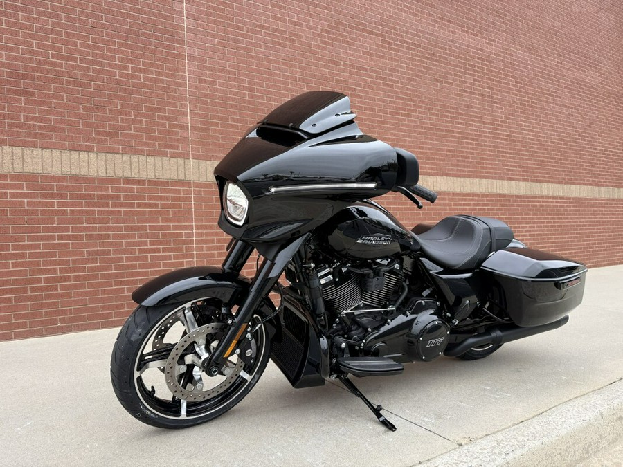 2026 Harley-Davidson® Street Glide® Vivid Black Black Trim