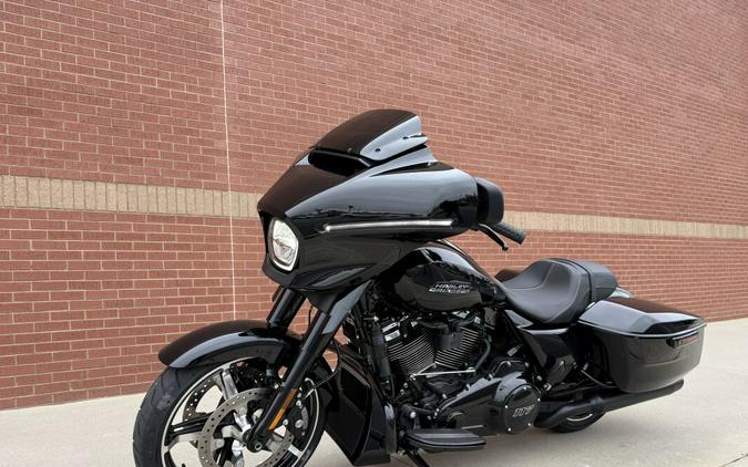 2026 Harley-Davidson® Street Glide® Vivid Black Black Trim