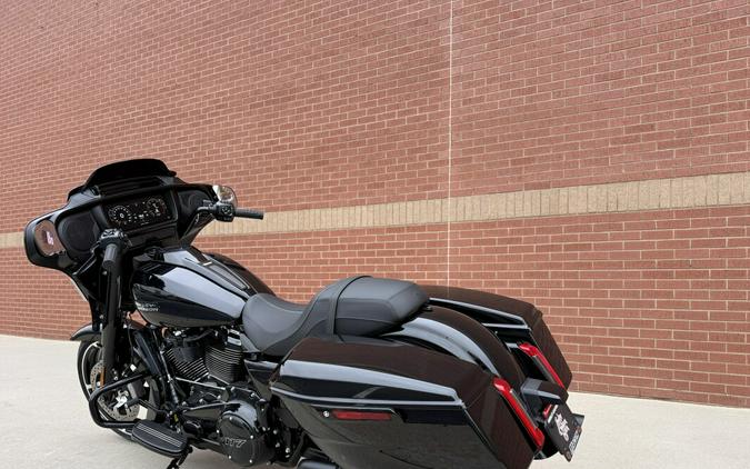 2026 Harley-Davidson® Street Glide® Vivid Black Black Trim