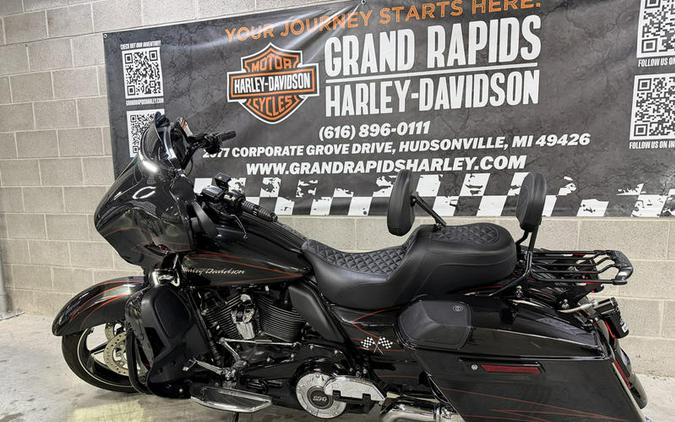 2017 Harley-Davidson® FLHXSE - CVO™ Street Glide®