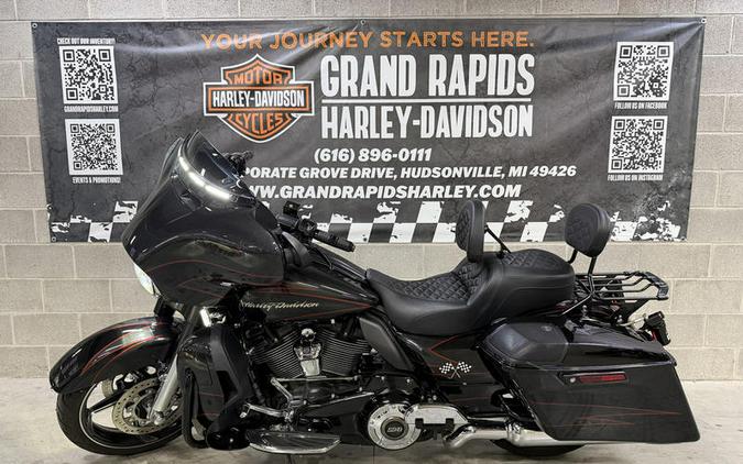 2017 Harley-Davidson® FLHXSE - CVO™ Street Glide®