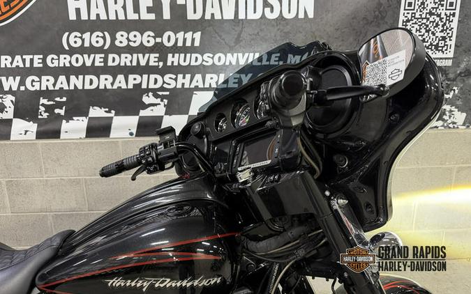 2017 Harley-Davidson® FLHXSE - CVO™ Street Glide®