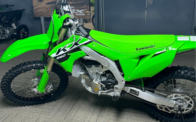 FIRST LOOK! 2024 KAWASAKI KX250, KX112, KX85 & KX65 MODELS