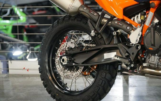 2027 KTM Adventure 890 R Rally