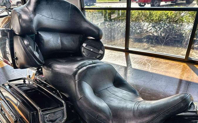 2004 Harley-Davidson® Electra Glide® Ultra Classic® BLACK W/PINSTRIPE