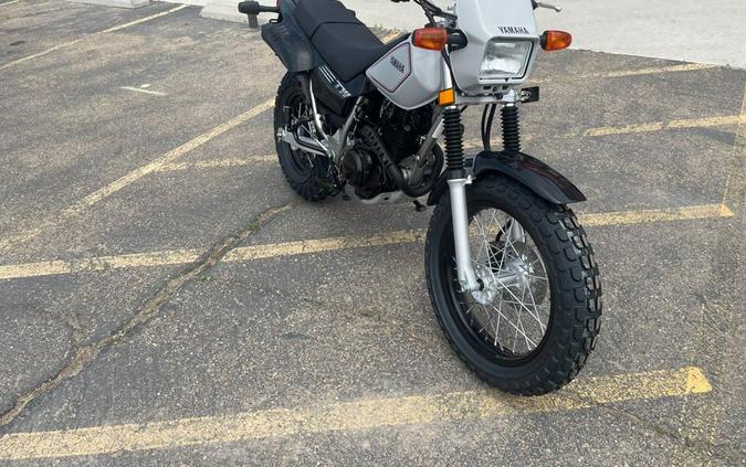 2027 TW200 - Yamaha