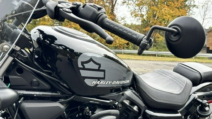 RH975 2022 Nightster™