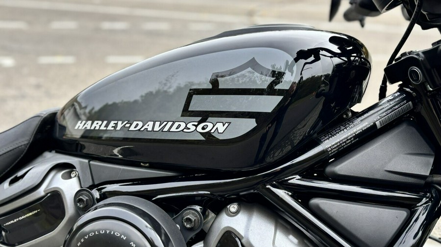 RH975 2022 Nightster™