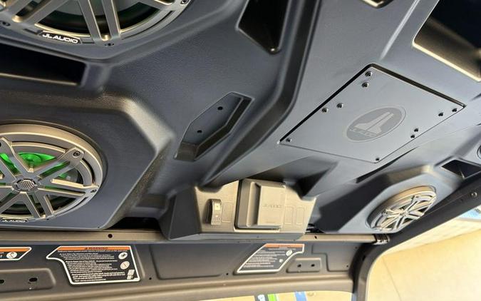 2026 Can-Am® Defender MAX XT HD9