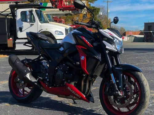 2020 Suzuki GSX-S750 MC Commute Review Photo Gallery