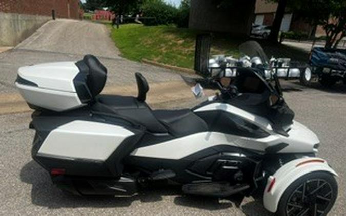2026 Can-Am Spyder RT STS