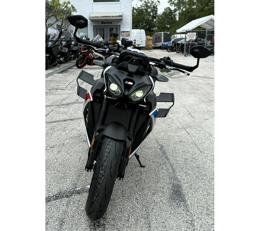 2026 BMW M 1000 R