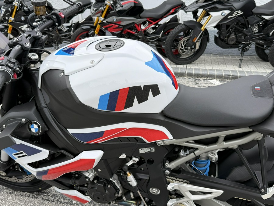 2026 BMW M 1000 R