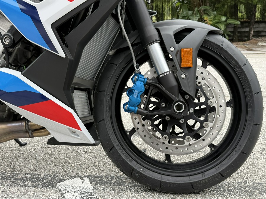 2026 BMW M 1000 R