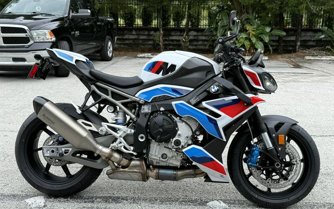 2026 BMW M 1000 R