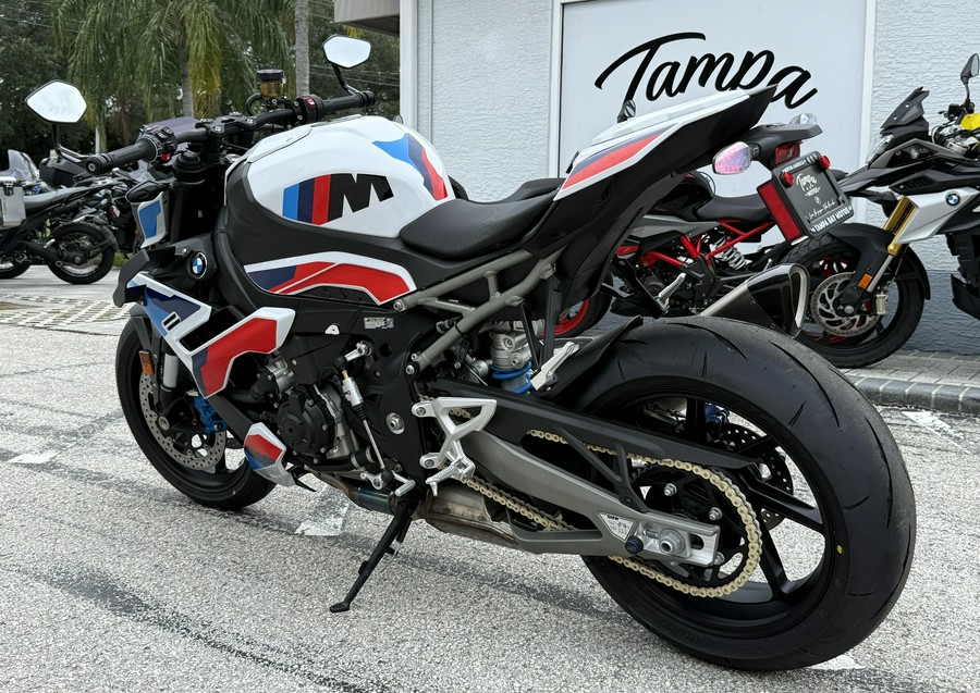 2026 BMW M 1000 R