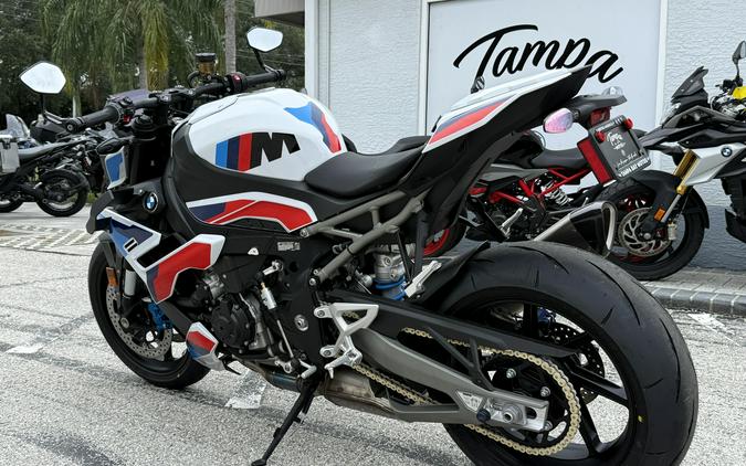 2026 BMW M 1000 R