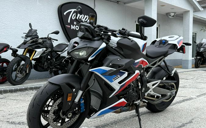 2026 BMW M 1000 R