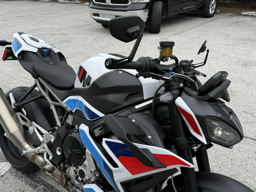 2026 BMW M 1000 R