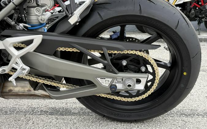 2026 BMW M 1000 R