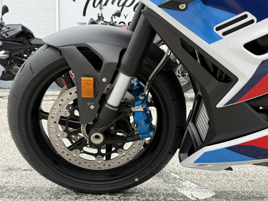 2026 BMW M 1000 R