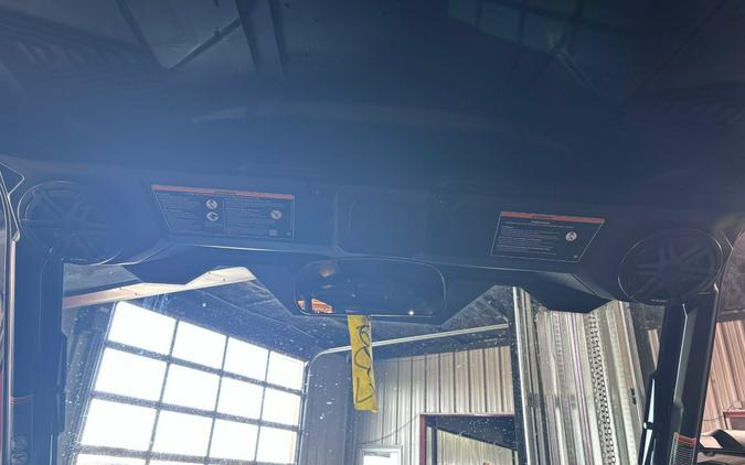 2026 Can-Am Defender MAX Lone Star HD11