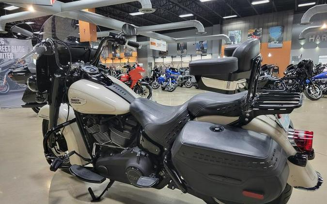2022 Harley-Davidson® FLHCS - Heritage Classic 114