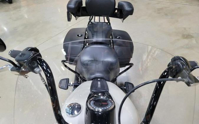 2022 Harley-Davidson® FLHCS - Heritage Classic 114