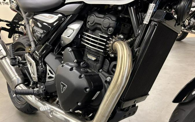 2026 Triumph Speed 400 Pearl Metallic WhitePhantom Black