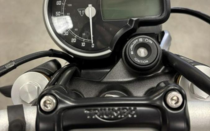 2026 Triumph Speed 400 Pearl Metallic WhitePhantom Black