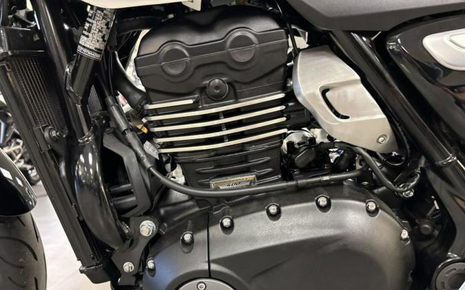 2026 Triumph Speed 400 Pearl Metallic WhitePhantom Black