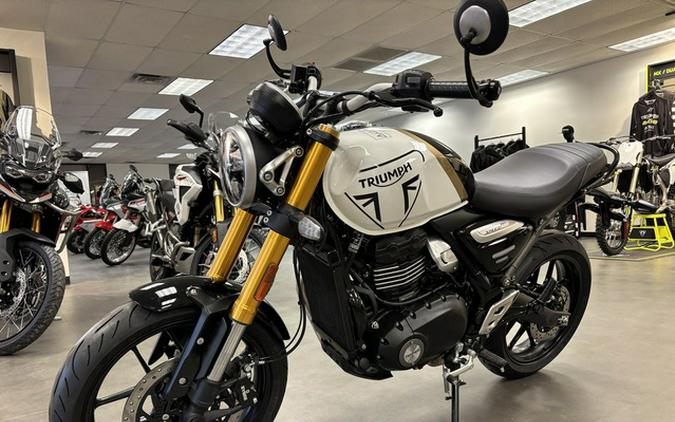 2026 Triumph Speed 400 Pearl Metallic WhitePhantom Black