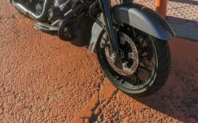 2021 Harley-Davidson® Street Glide® Special Gauntlet Gray Metallic – Black Fin