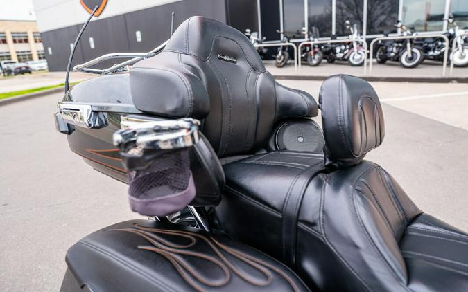 2016 CVO Road Glide Ultra FLTRUSE