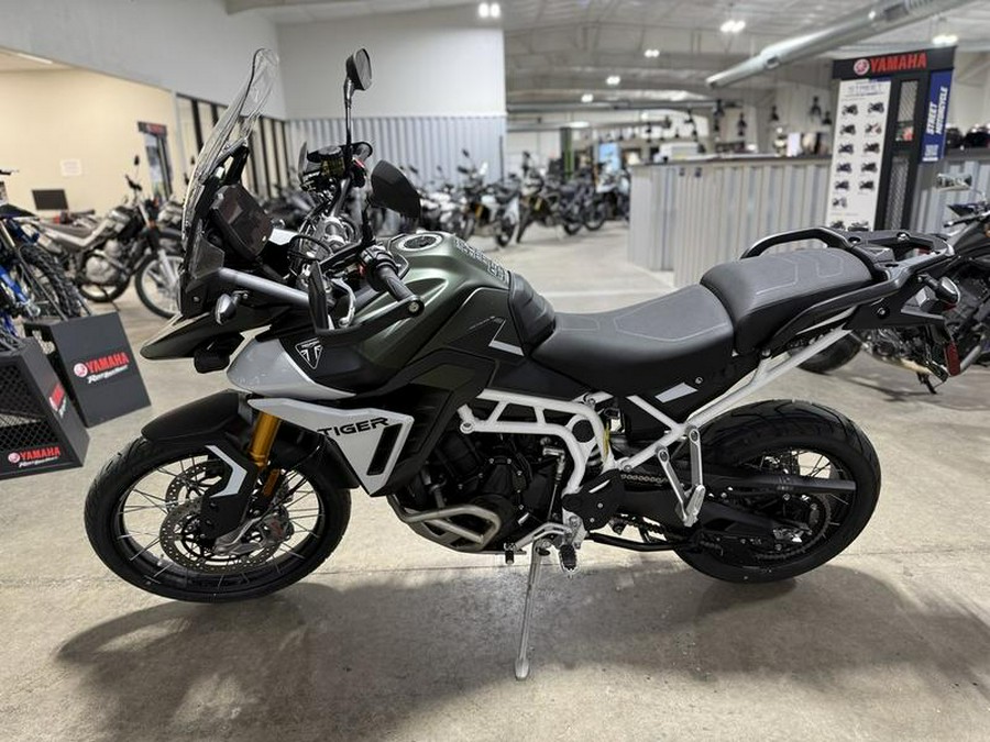 2025 Triumph Tiger 900 Rally Pro Matte Khaki Green / Matte Phantom Black