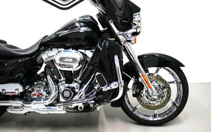 2012 Harley Davidson Street Glide CVO FLHXSE Screamin Eagle