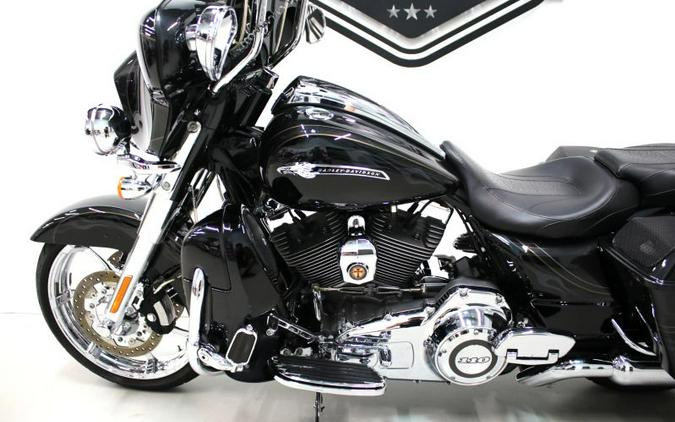 2012 Harley Davidson Street Glide CVO FLHXSE Screamin Eagle