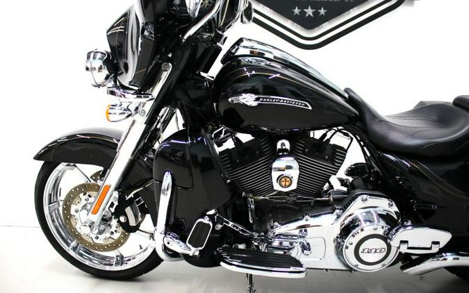 2012 Harley Davidson Street Glide CVO FLHXSE Screamin Eagle