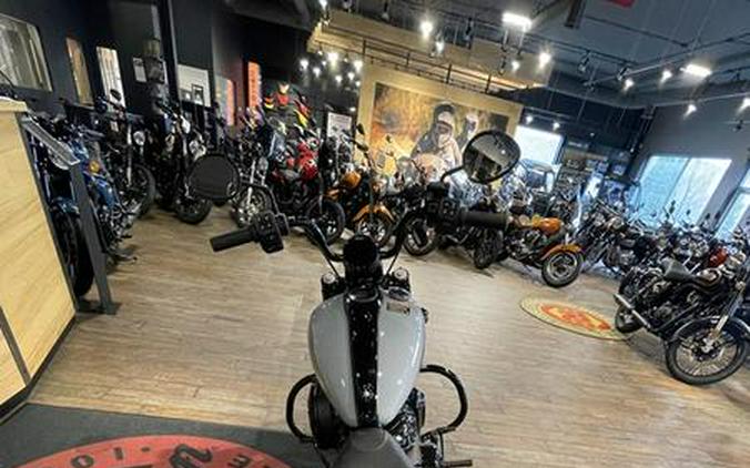 2024 Indian Motorcycle® Chief Bobber Dark Horse® Storm Gray